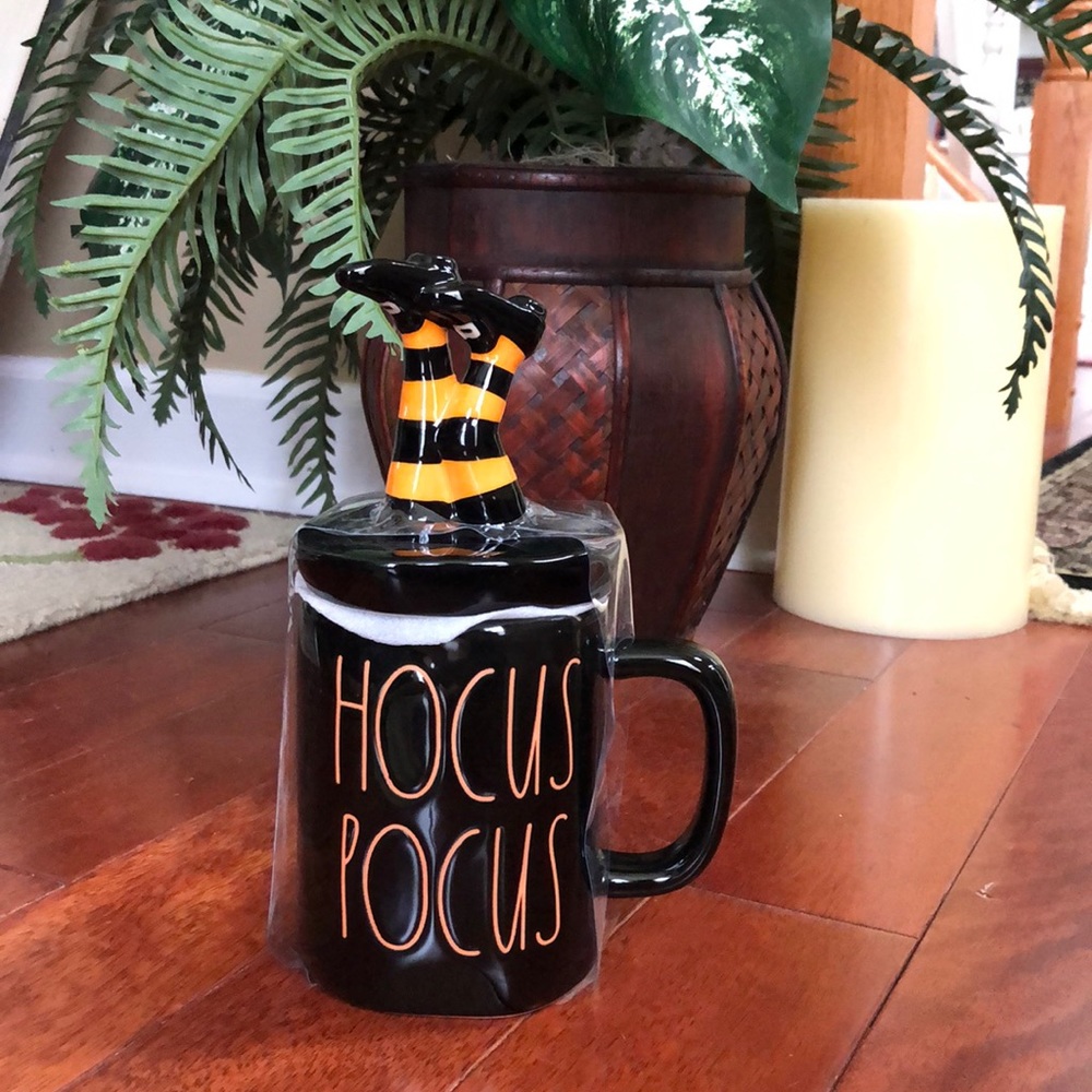 Brand New 2020 Hocus Pocus Rae Dunn Mug